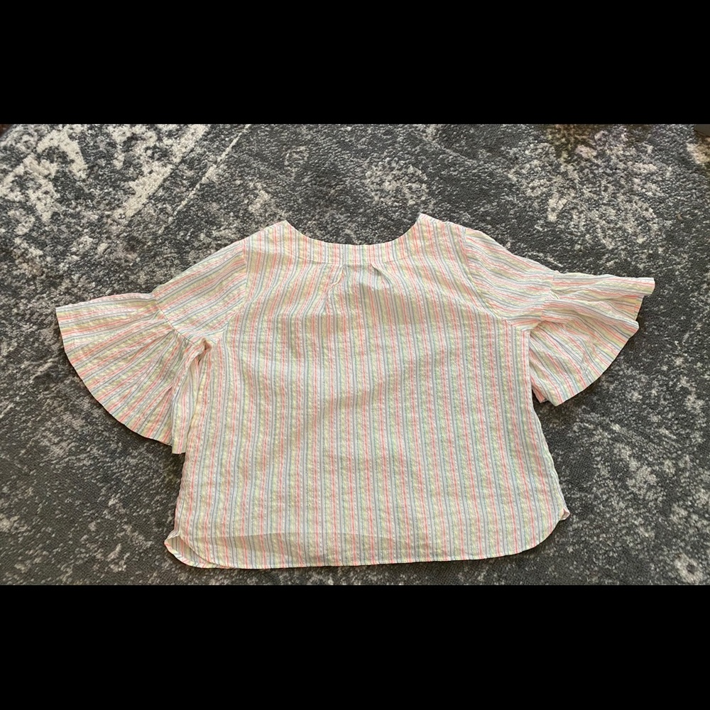 Fun Light Summer Top! - Picture 5 of 5
